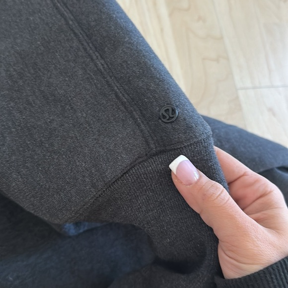 🍋Lululemon Button Shawl - Picture 4 of 7